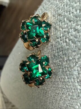 Vintage Gold-Tone Emerald Green Crystal Cluster Earrings
